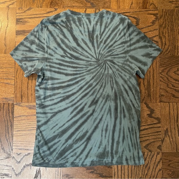 2 J. Crew T-Shirts Bundle Men’s Large Naval Stripe and Green Tie-dye EUC - Picture 4 of 7